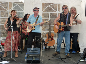 The Dambuskers